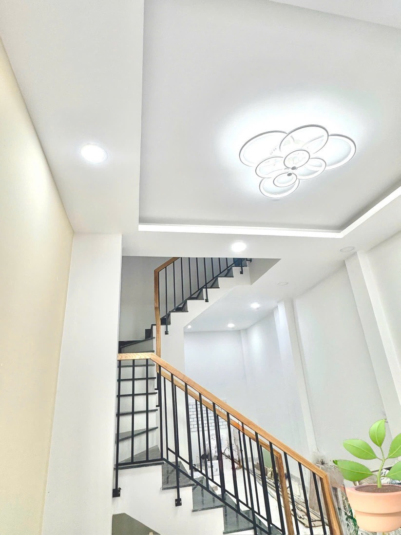 Nhà Quận 3 - 4 Tầng - Hẻm Xe Hơi - Giá 7.999 tỷ