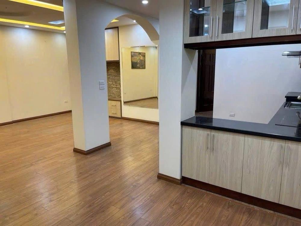 Cho Thuê Căn Hộ T2 Mặt Đường Láng Hạ, Đống Đa - Giá 12tr/Tháng
