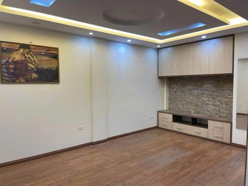 Cho Thuê Căn Hộ T2 Mặt Đường Láng Hạ, Đống Đa - Giá 12tr/Tháng