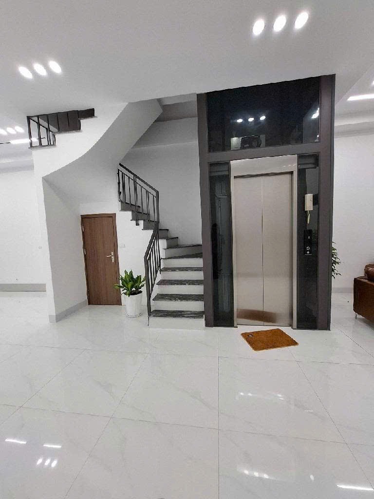 Bán nhà mặt phố Bà Triệu: Lô góc 80m2, 6 tầng, vị trí VIP