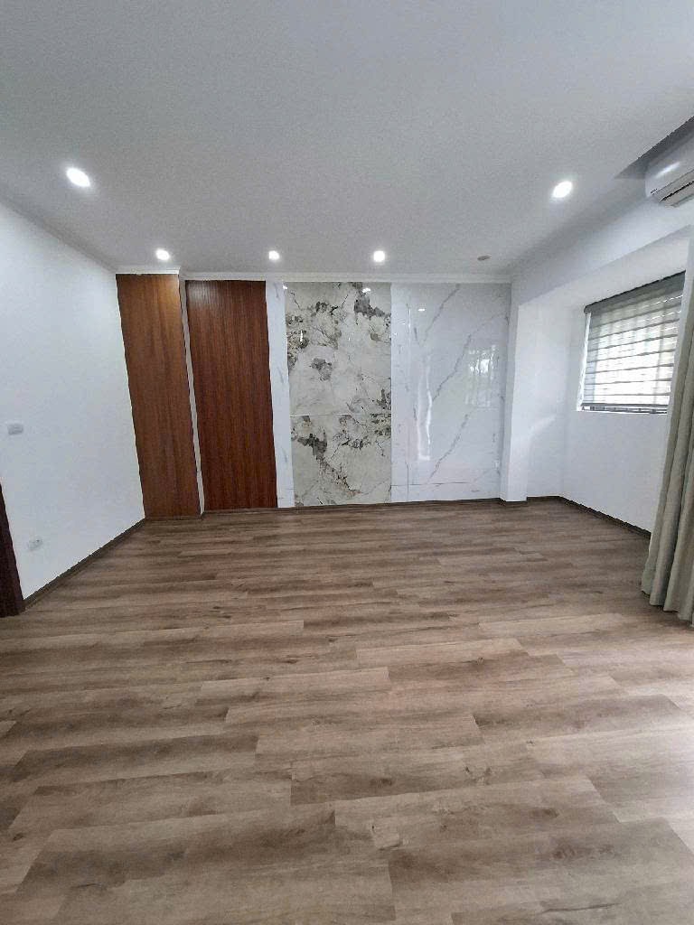 Bán nhà mặt phố Bà Triệu: Lô góc 80m2, 6 tầng, vị trí VIP