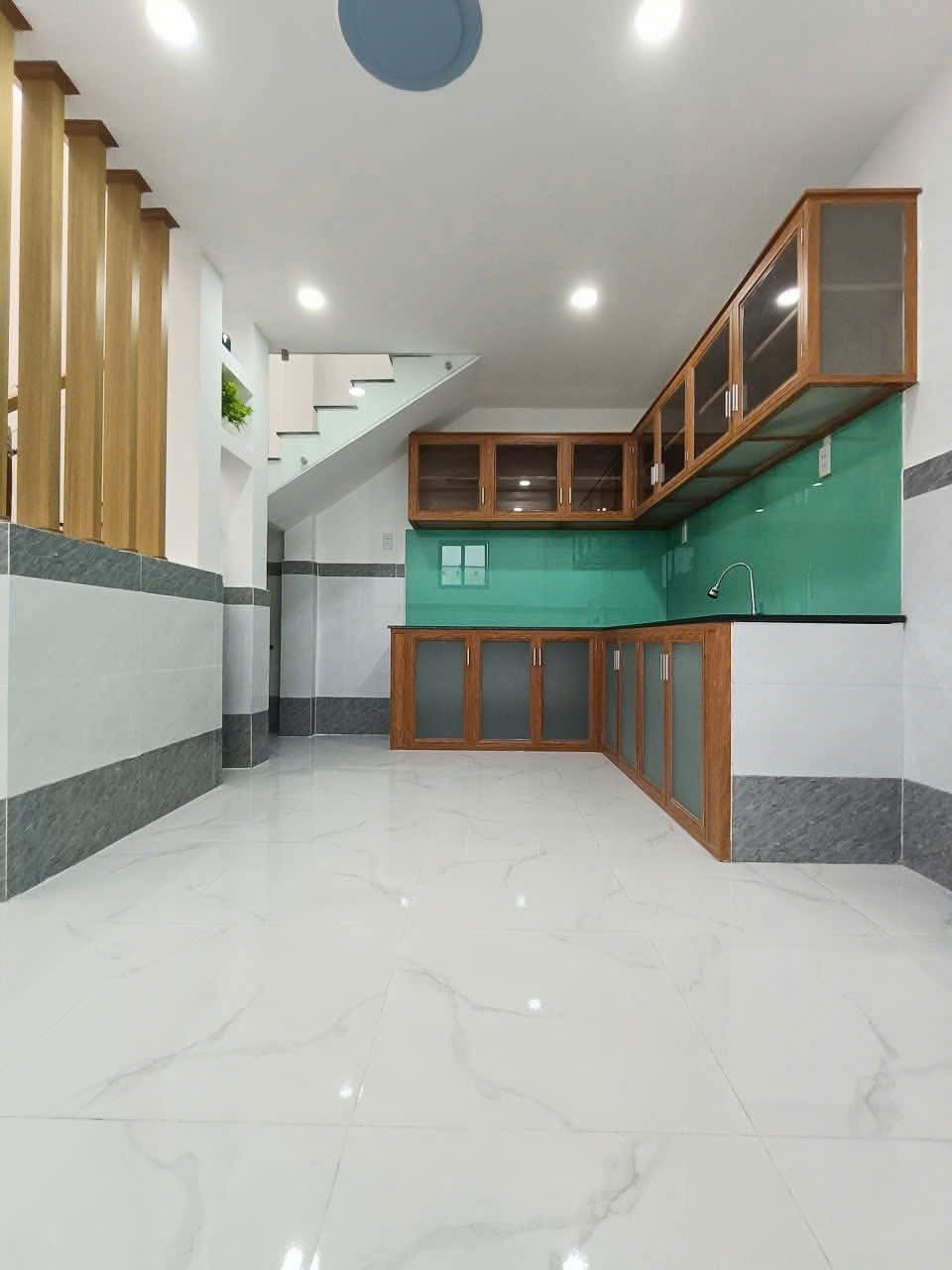 Nhà Mới Xây Đẹp, 5x13m, 1 Trệt 1 Lửng, Hóc Môn - Giá 2.15 Tỷ