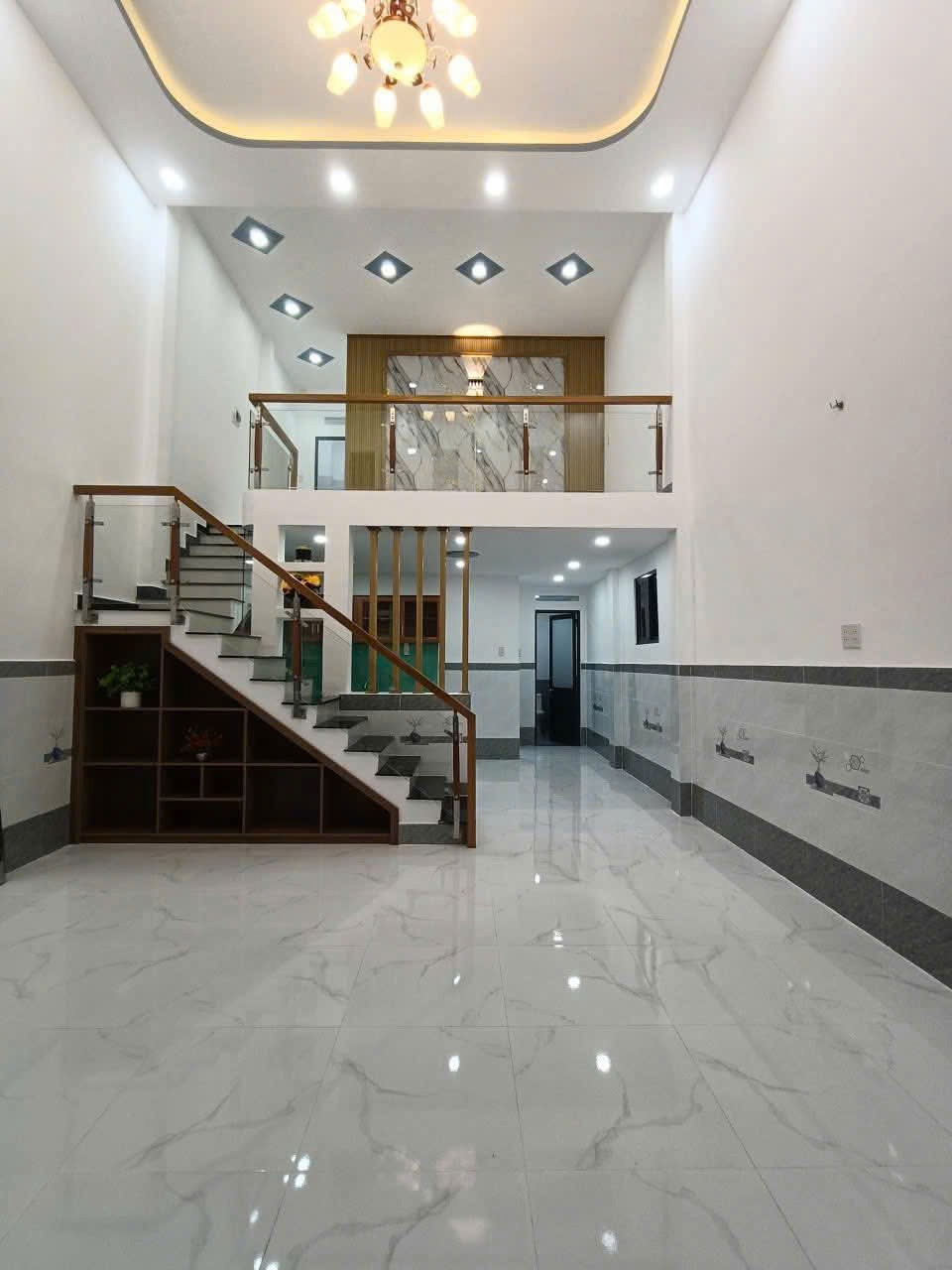 Nhà Mới Xây Đẹp, 5x13m, 1 Trệt 1 Lửng, Hóc Môn - Giá 2.15 Tỷ