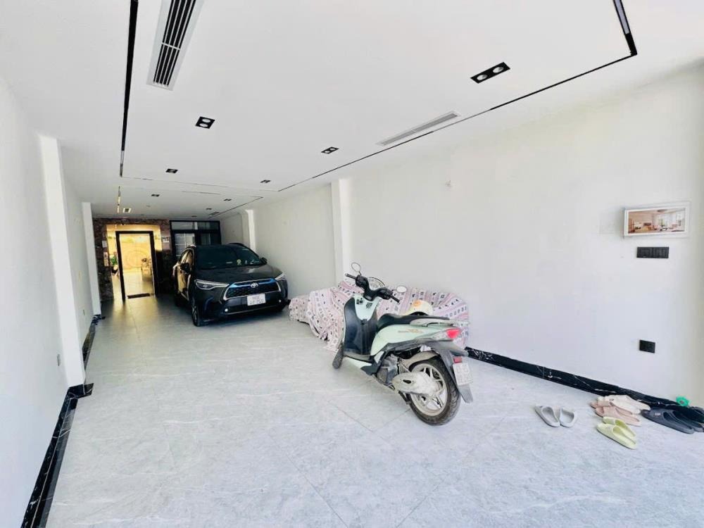 Bán tòa building 7 tầng thang máy, mặt phố Hàng Cháo, Đống Đa, kinh doanh đỉnh cao