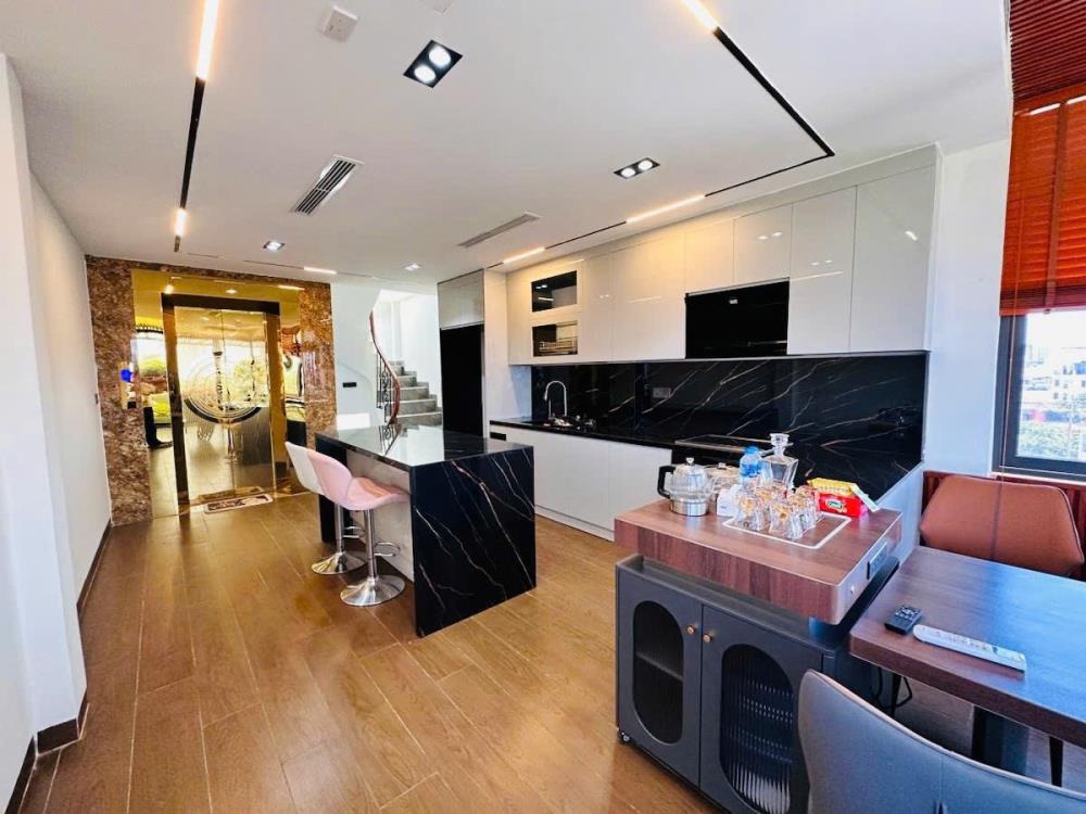 Bán tòa building 7 tầng thang máy, mặt phố Hàng Cháo, Đống Đa, kinh doanh đỉnh cao
