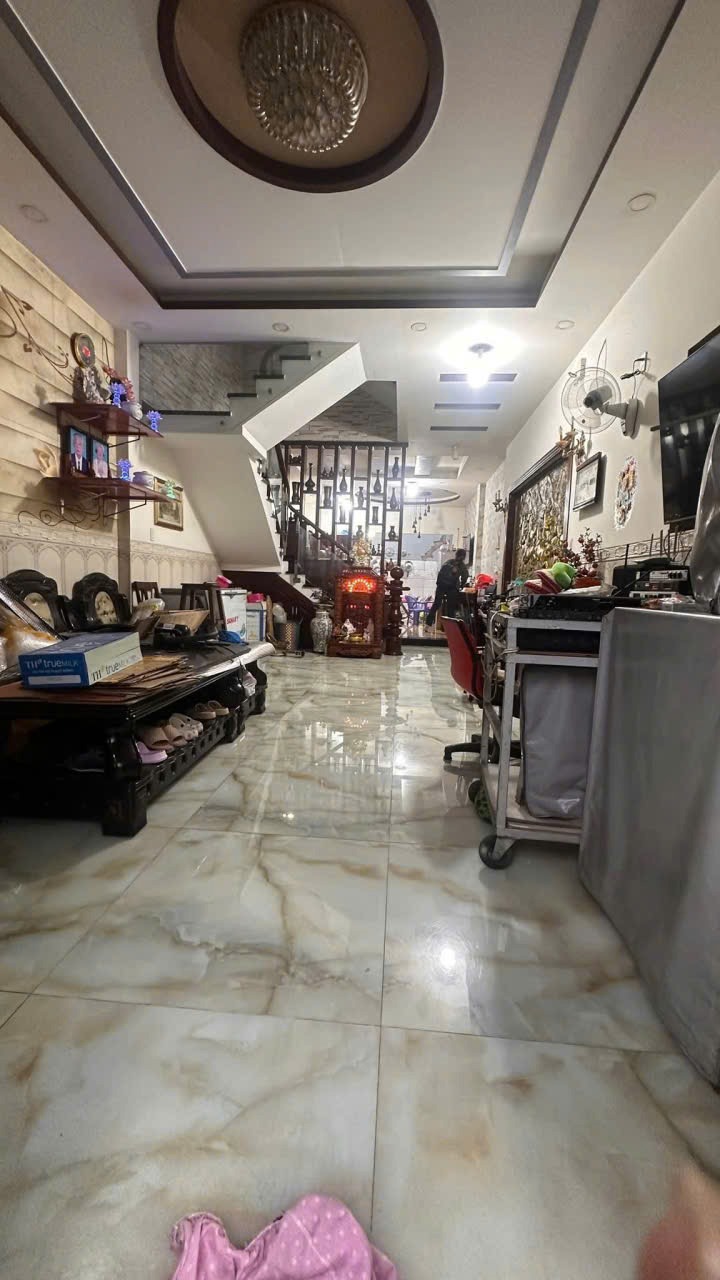 Nhà đẹp 2 lầu, diện tích khủng 4.7x22.5m, ĐHT06, An Sương, Q12 - Giá 8.4 tỷ