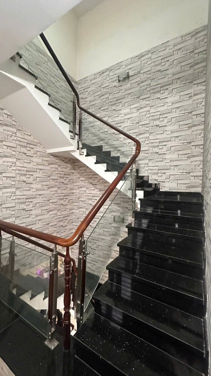 Nhà đẹp 2 lầu, diện tích khủng 4.7x22.5m, ĐHT06, An Sương, Q12 - Giá 8.4 tỷ
