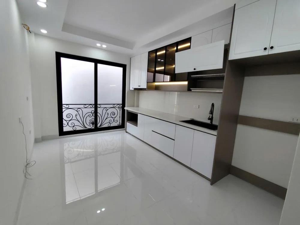 Nhà phố Ngô Quyền, Hà Nội: 5 Tầng, Thang Máy, Ô Tô Đỗ, Giá 11.9 Tỷ