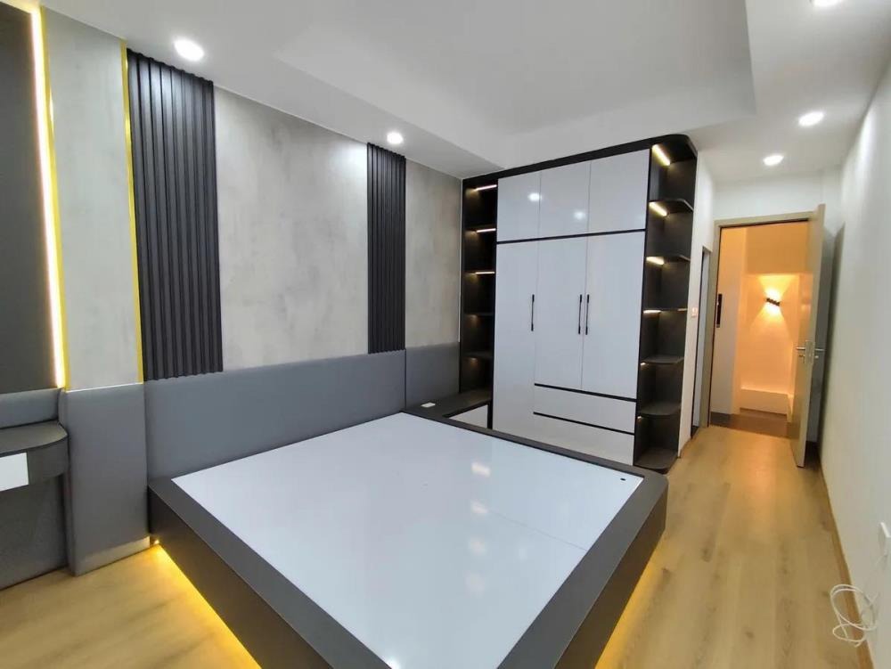Nhà phố Ngô Quyền, Hà Nội: 5 Tầng, Thang Máy, Ô Tô Đỗ, Giá 11.9 Tỷ