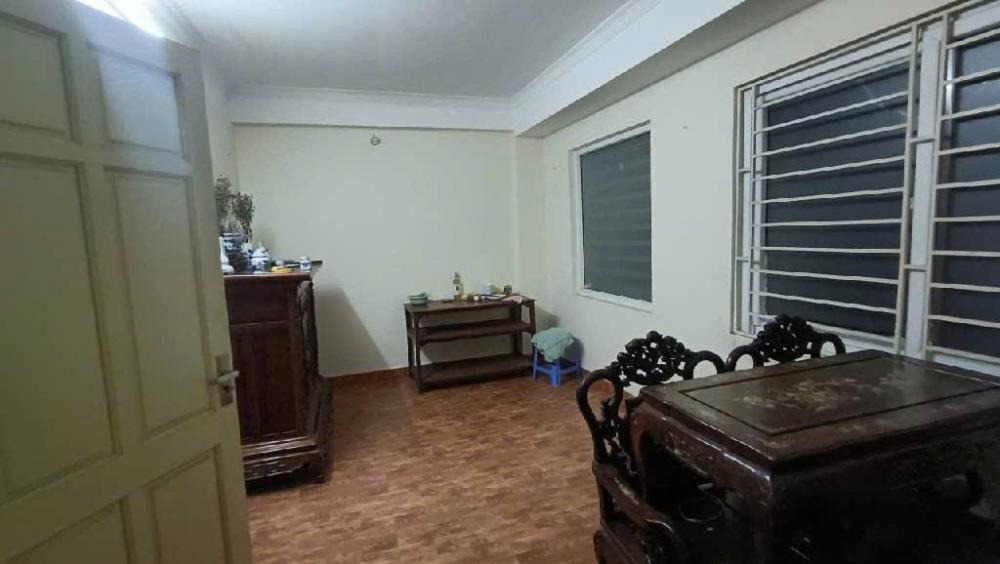 Bán nhà 5 tầng Lĩnh Nam 30m2, giá 5 tỷ, 20m ô tô - Vị trí đẹp, thoáng mát