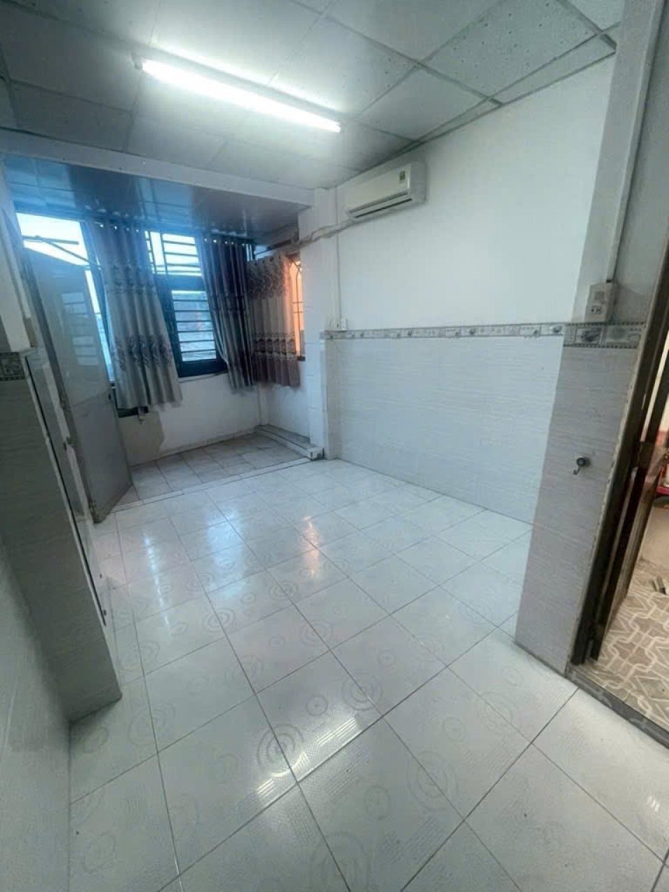 Nhà Nở Hậu 2 Tầng, Hẻm Xe Tải, SHR, Quận 12 - Giá 3.68 tỷ