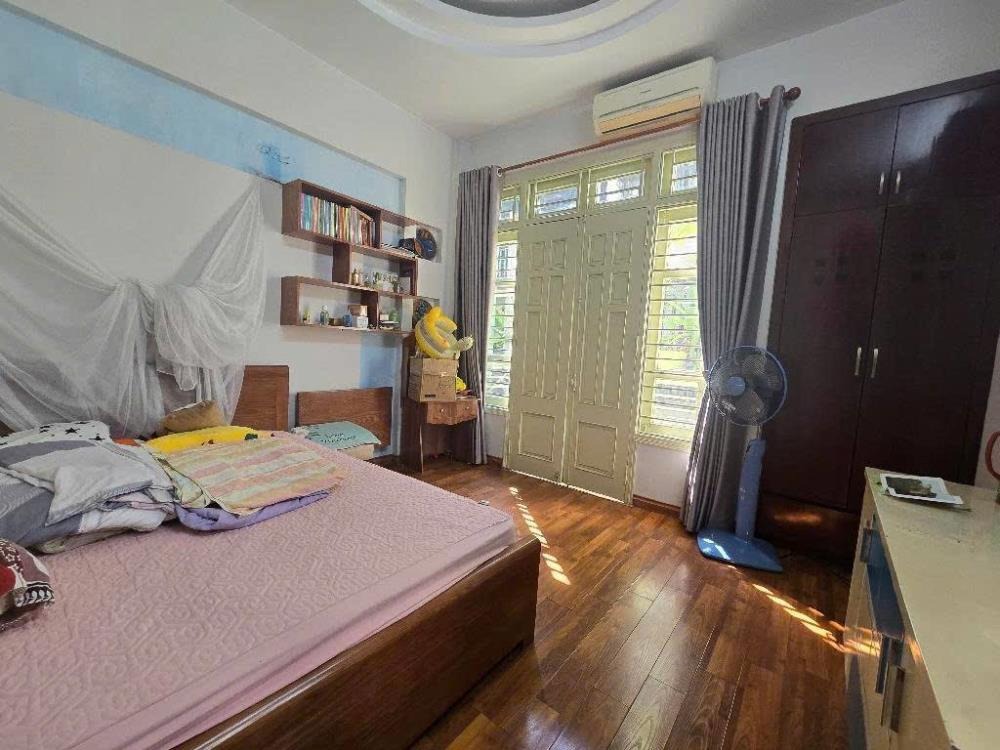 Bán nhà lô góc cầu giấy, nở hậu, 50m2, 5 tầng, ô tô vào nhà - 19.3 tỷ