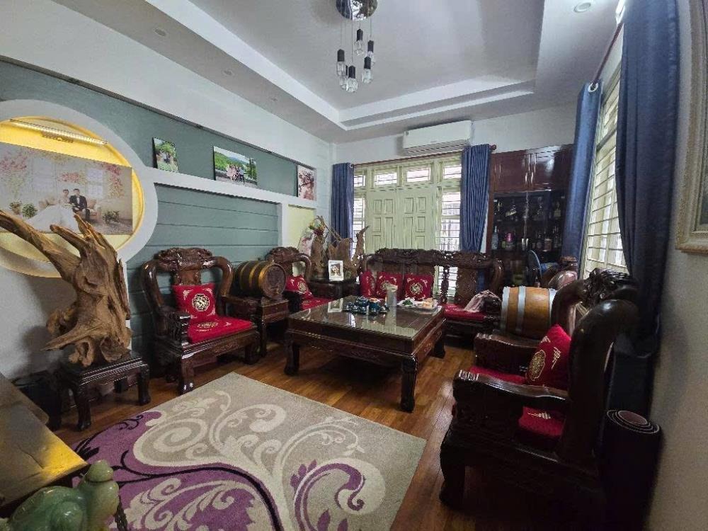 Bán nhà lô góc cầu giấy, nở hậu, 50m2, 5 tầng, ô tô vào nhà - 19.3 tỷ