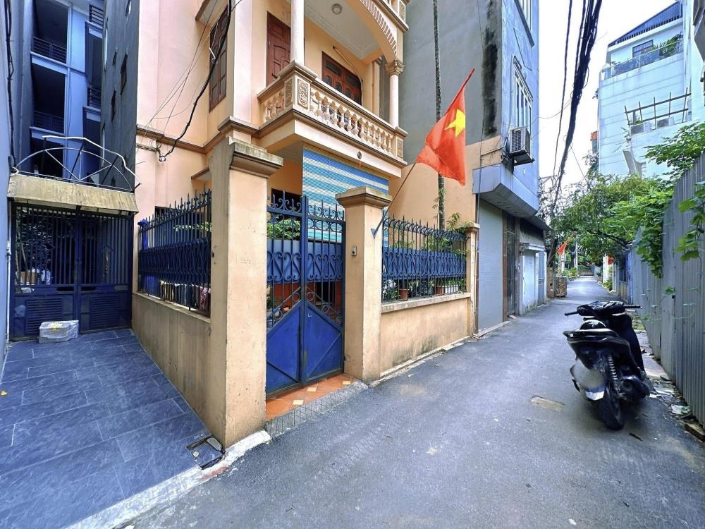 Nhà phố Lạc Long Quân 5 tầng, 5.6m, Ngõ thông ô tô, Giá 19.5 tỷ