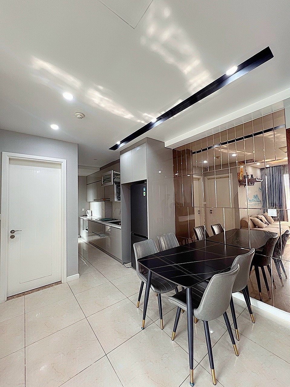 Bán Căn 2PN View Phố Vinhomes D Capitale - Tòa C6 - Giá Tốt