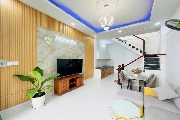 Nhà Nở hậu 2 tầng Hẻm xe tải DTSD 70m2 – Lê Văn Khương Q12
