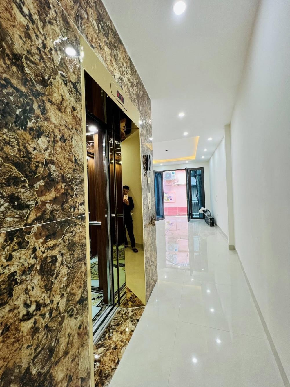 Nhà 6 Tầng, Thang Máy, Mặt Tiền Phú Diễn - 8.6 Tỷ