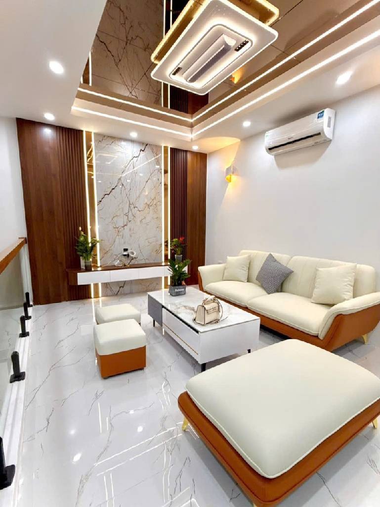 Nhà Đẹp Ngã Tư Sở: 40m2, Mặt Phố, Nội Thất 5 Sao, 6 Tầng Thang Máy