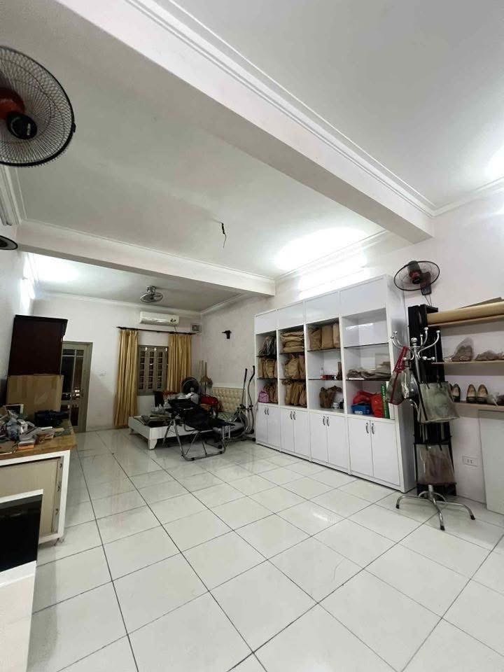 Phân Lô Hoàng Quốc Việt - Cầu Giấy 65m², 5 Tầng, Mặt Tiền 4.5m - Giá 1.5 tỷ