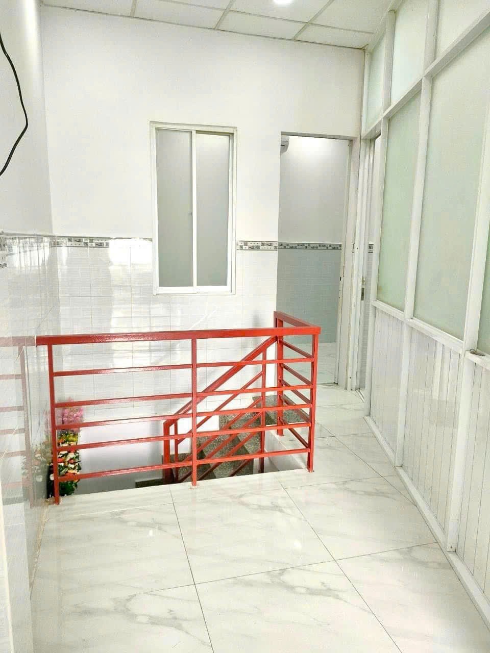 Nhà đẹp Hoàng Văn Thụ, Phú Nhuận: Giá Tốt, Vị Trí Vip, Gần White Palace