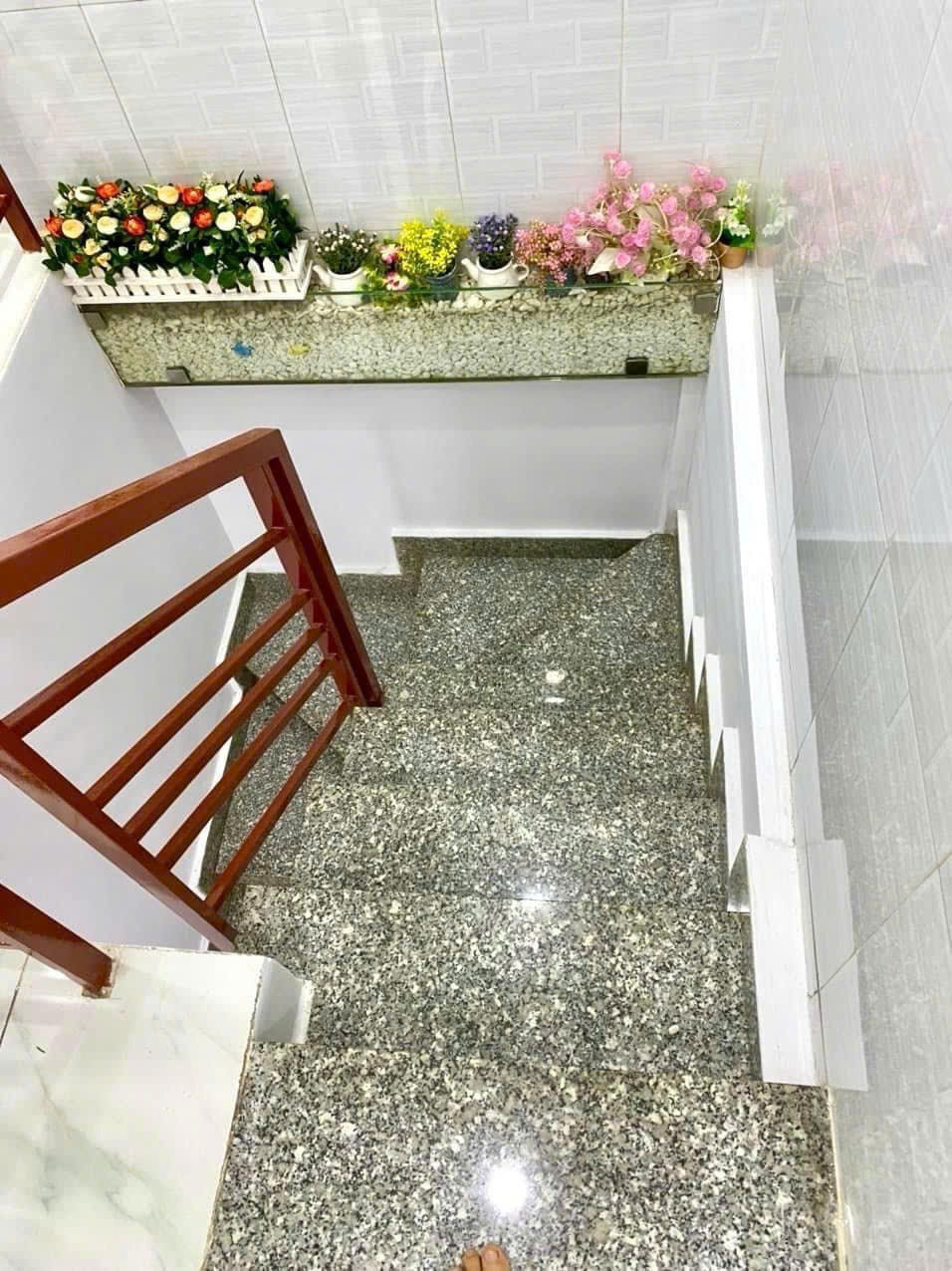 Nhà đẹp Hoàng Văn Thụ, Phú Nhuận: Giá Tốt, Vị Trí Vip, Gần White Palace