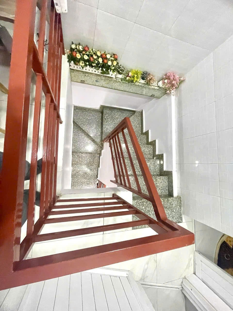 Nhà đẹp Hoàng Văn Thụ, Phú Nhuận: Giá Tốt, Vị Trí Vip, Gần White Palace