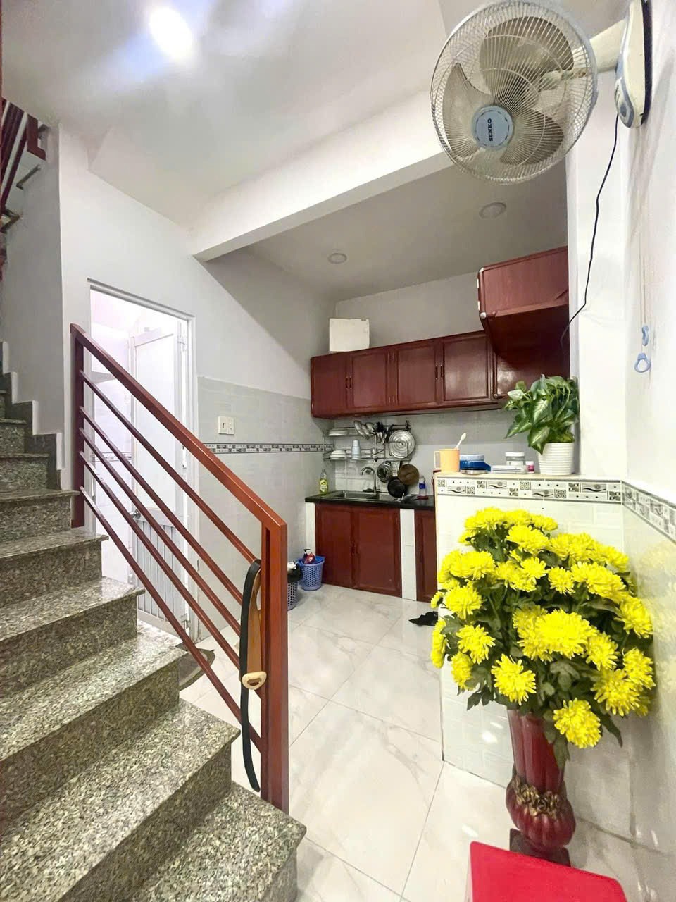 Nhà đẹp Hoàng Văn Thụ, Phú Nhuận: Giá Tốt, Vị Trí Vip, Gần White Palace