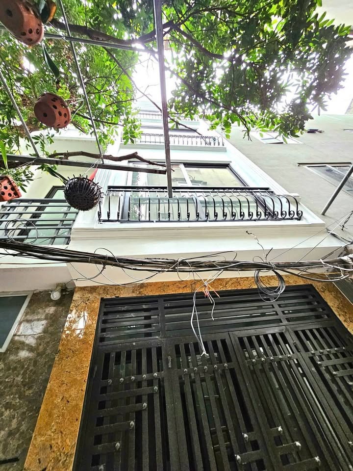 Bán Nhà Sát Phố Thanh Xuân: Ô Tô Đỗ Cửa, Giá Tốt, Dân Trí Cao