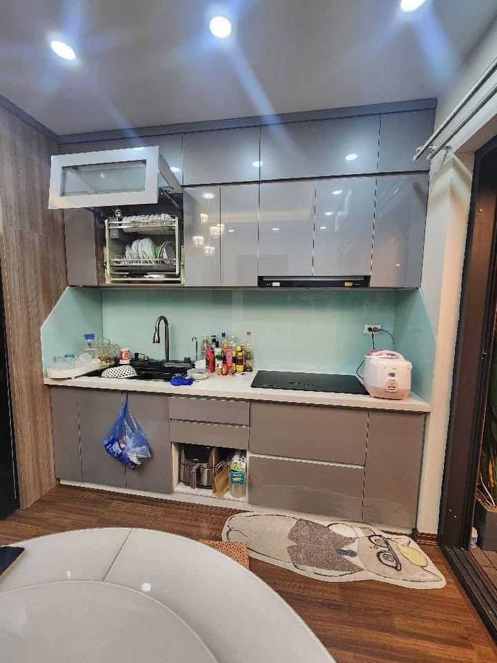 Bán chung cư Việt Hưng 97m² - 3PN - Giá 5 tỷ+