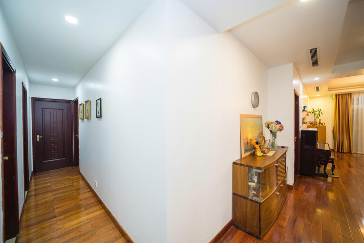 ROYAL CITY - R2 145m² - Tầng cao - Căn hộ chung cư - 3PN Hướng ban công Đông Nam Nội thất cơ bản