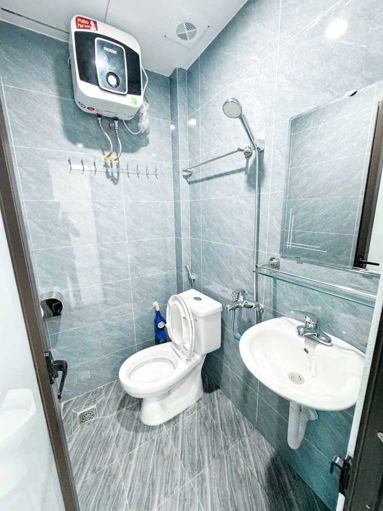 Bán tòa căn hộ dịch vụ 7 tầng Phú Diễn - Dòng tiền 90tr/tháng, Sát Mặt Phố