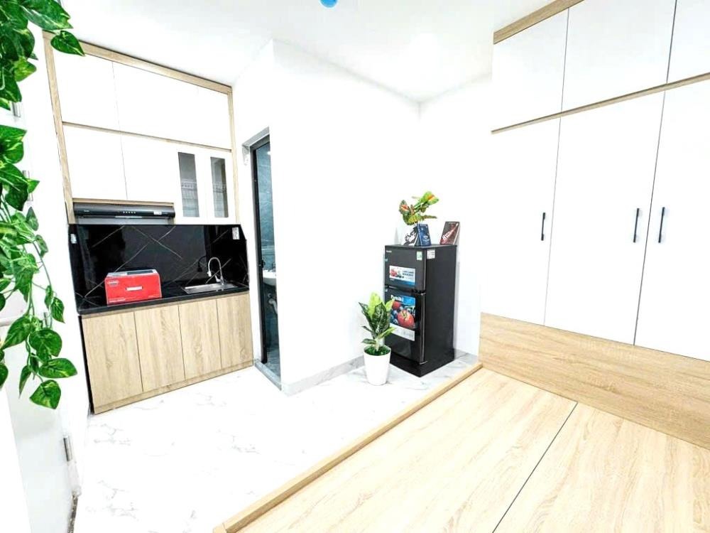 Bán tòa căn hộ dịch vụ 7 tầng Phú Diễn - Dòng tiền 90tr/tháng, Sát Mặt Phố