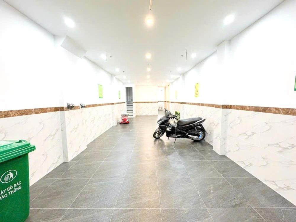 Bán tòa căn hộ dịch vụ 7 tầng Phú Diễn - Dòng tiền 90tr/tháng, Sát Mặt Phố