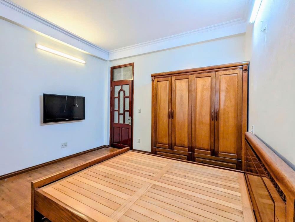Bùi Xương Trạch - Nhà Góc 2 Mặt Thoáng, 100m Ra Phố - Giá 6.9 T