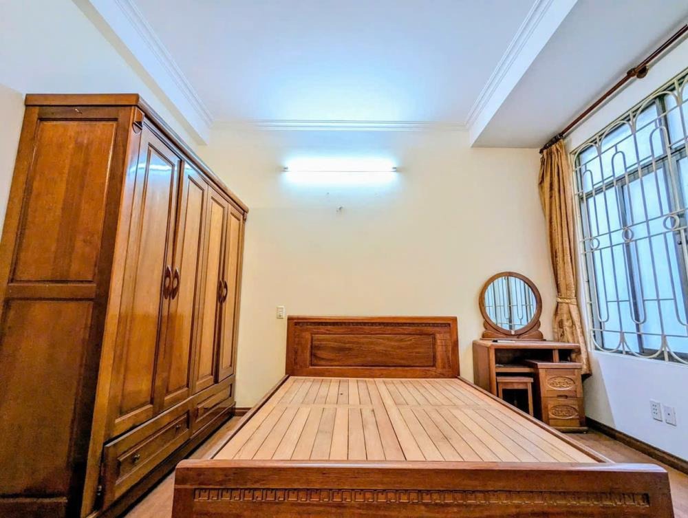 Bùi Xương Trạch - Nhà Góc 2 Mặt Thoáng, 100m Ra Phố - Giá 6.9 T