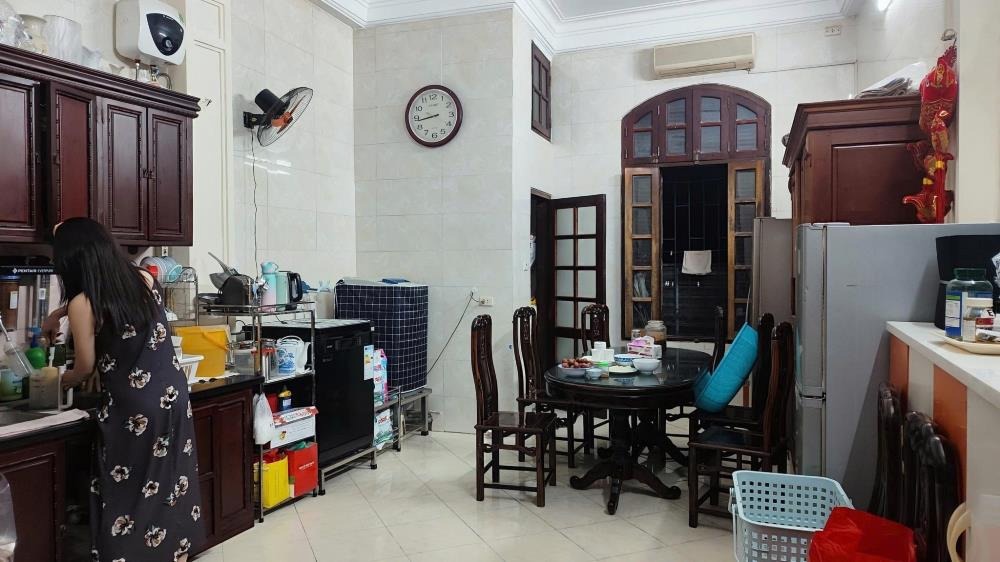 Bán nhà mặt phố Hoàn Kiếm 109m2 - 5 tầng, 1 sổ, 61 tỷ - Vị trí đắc địa