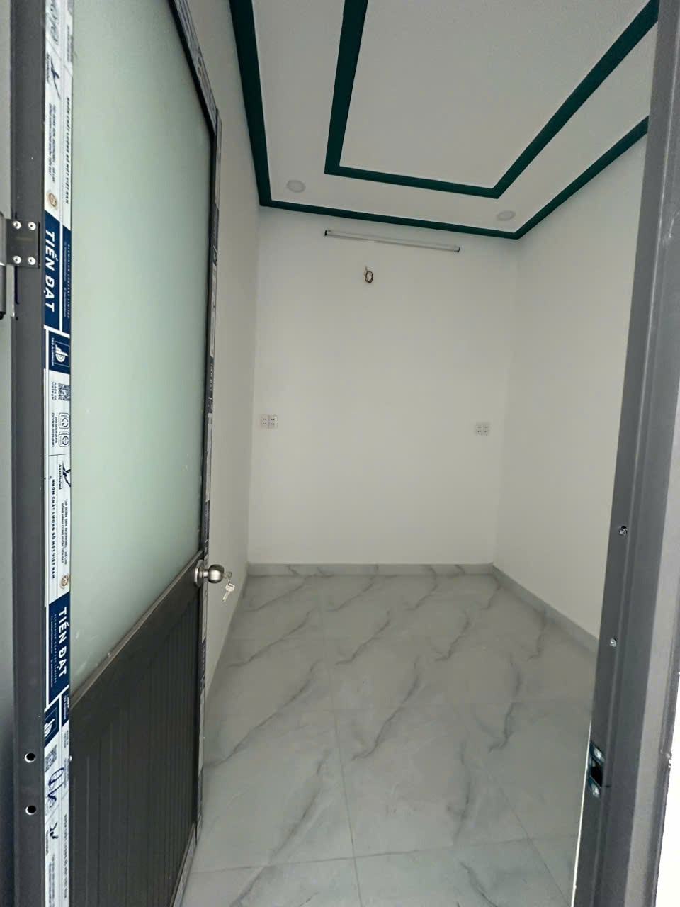 Bán Nhà Gần Chợ Hóc Môn - Giá 690 Triệu - Sổ Hồng Riêng