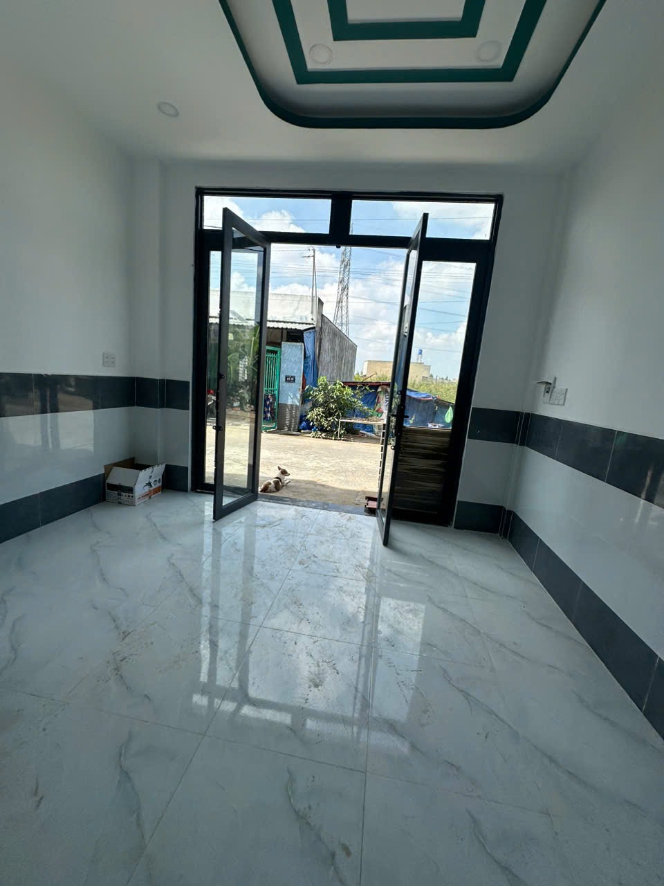 Bán Nhà Gần Chợ Hóc Môn - Giá 690 Triệu - Sổ Hồng Riêng