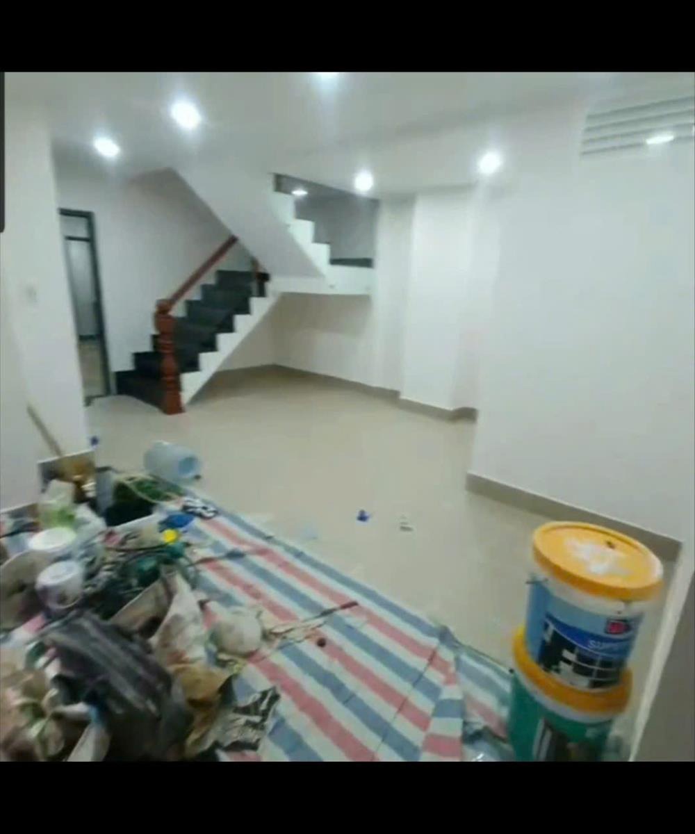 Bán nhà mặt tiền Phan Văn Hân, diện tích lớn, giá tốt nhất