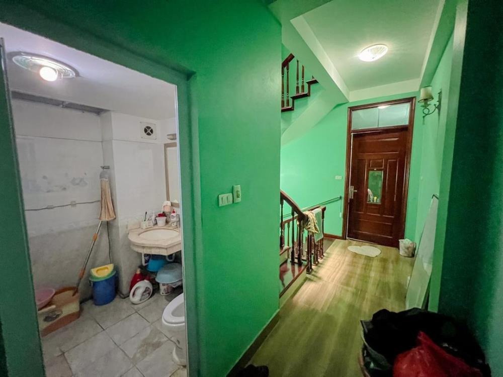 Bán Nhà Mặt Phố Quận Hoàn Kiếm - 140m² - 3 Tầng - Vị Trí Đắc Địa