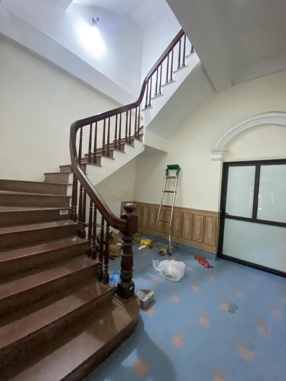 Bán Nhà Mặt Phố Quận Hoàn Kiếm - 140m² - 3 Tầng - Vị Trí Đắc Địa