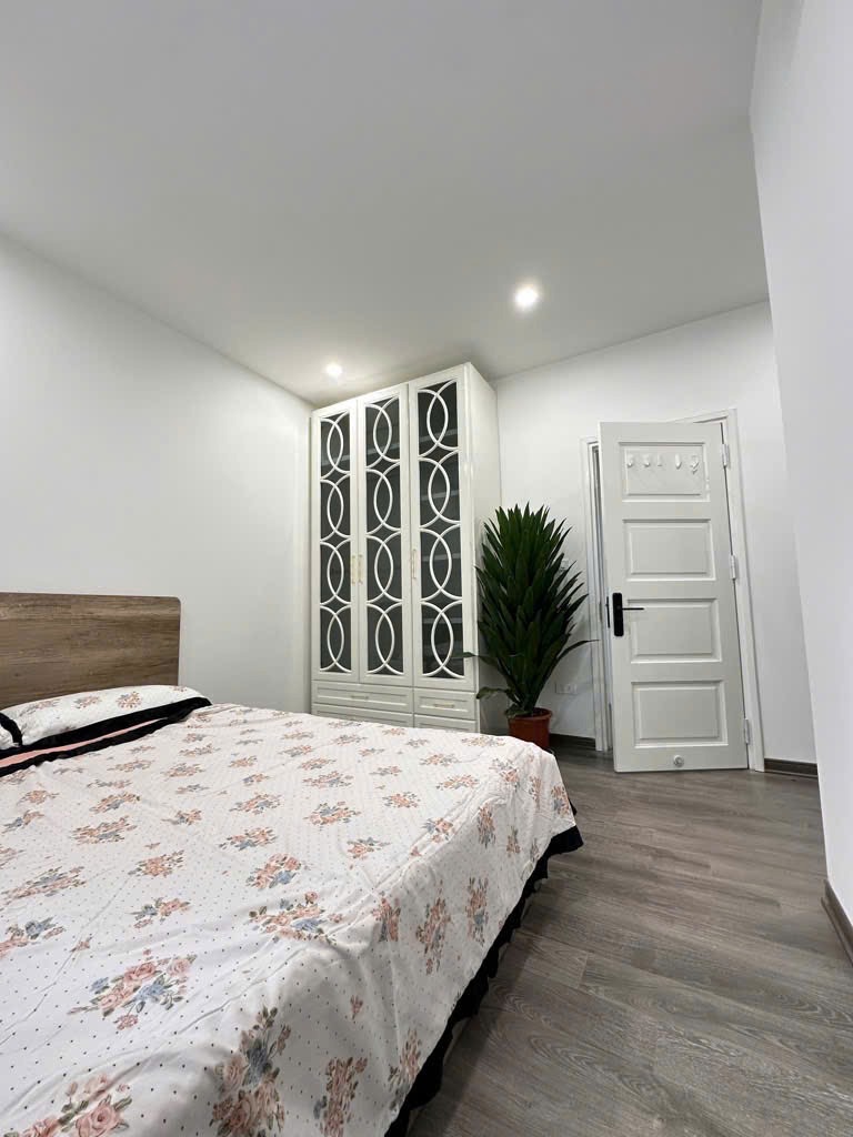 Bán nhà Trương Định giá 7.35 tỷ - Ô tô đỗ cổng, mặt tiền rộng, pháp lý rõ ràng