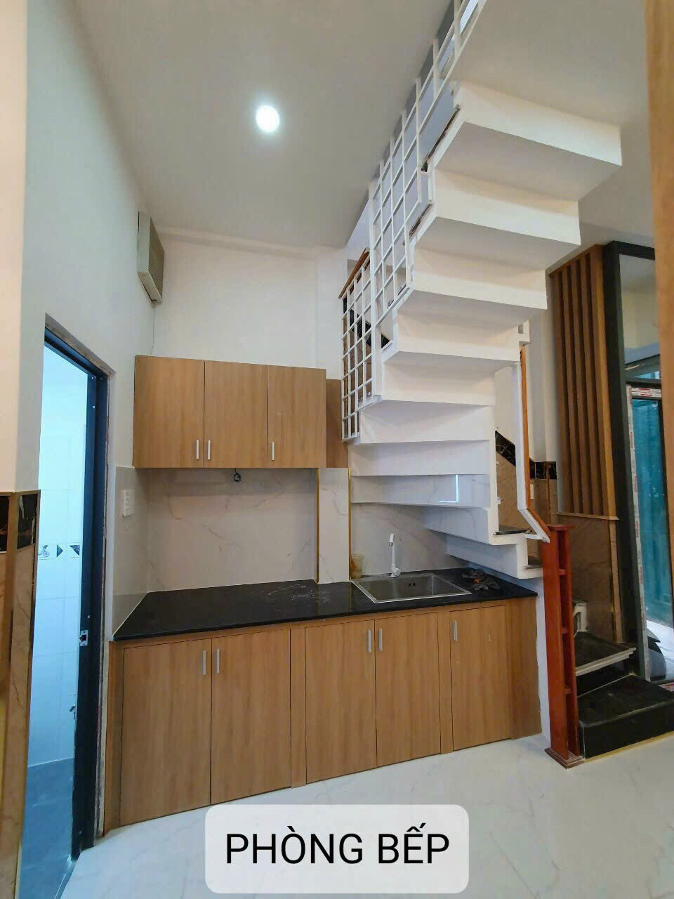 Bán nhà mini house 3 tầng Bình Thạnh, 40m2, 2.7 tỷ - Vị trí đẹp, nội thất đầy đủ