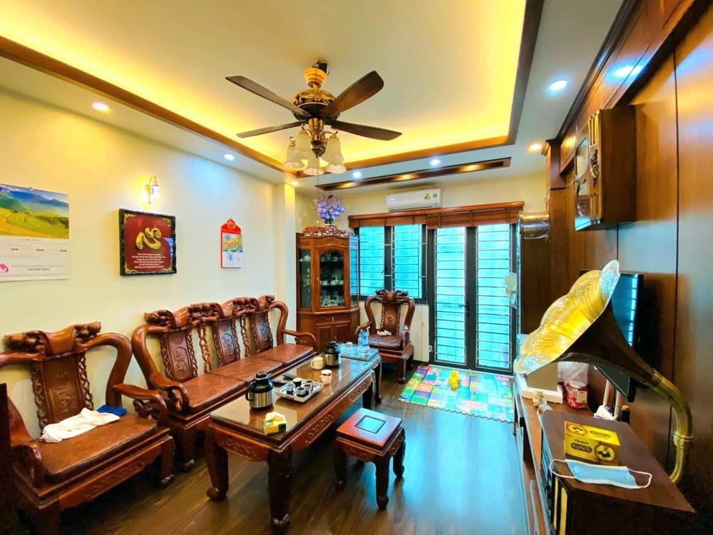 Bán Nhà LK Mặt Phố Yên Xá 67m2, MT 4.7m, Giá 23.8 Tỷ - Vị Trí Đắc Địa