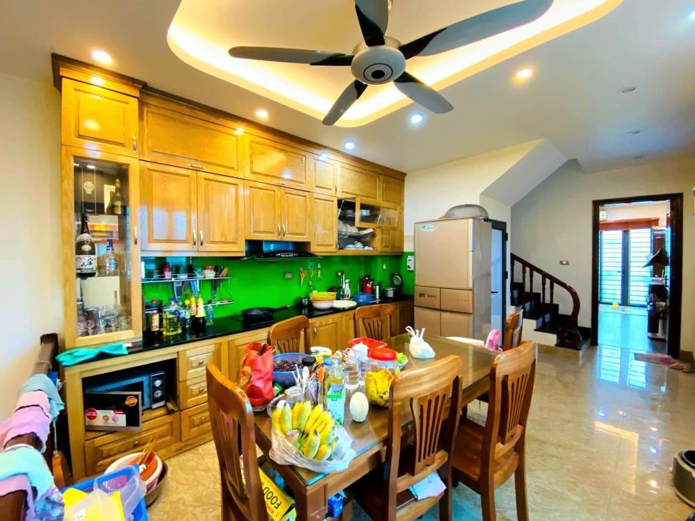Bán Nhà LK Mặt Phố Yên Xá 67m2, MT 4.7m, Giá 23.8 Tỷ - Vị Trí Đắc Địa