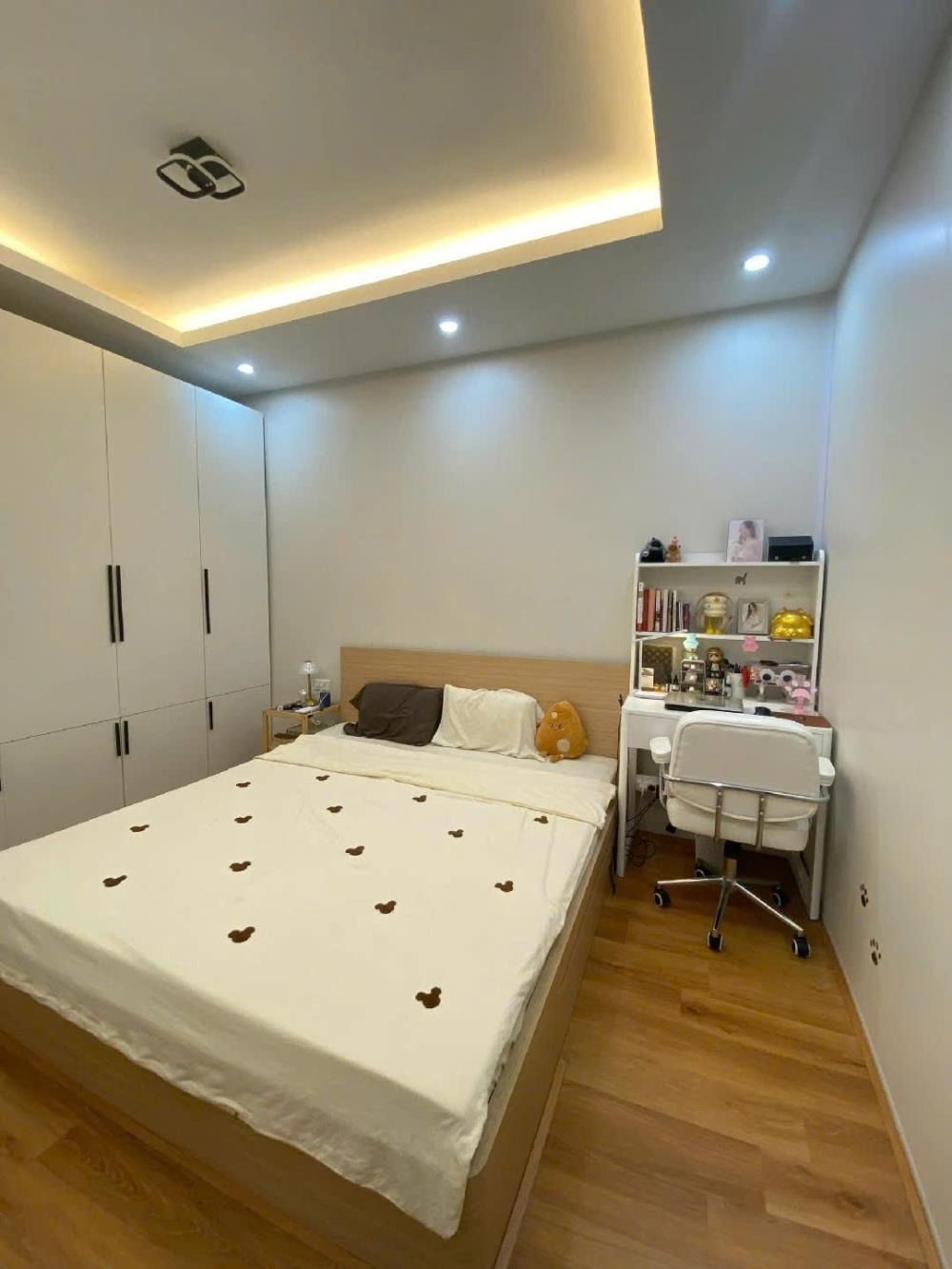 Bán Gấp Nhà Tập Thể Bắc Nghĩa Tân 42m2 - Ngõ Ô Tô - Giá 5.15 Tỷ
