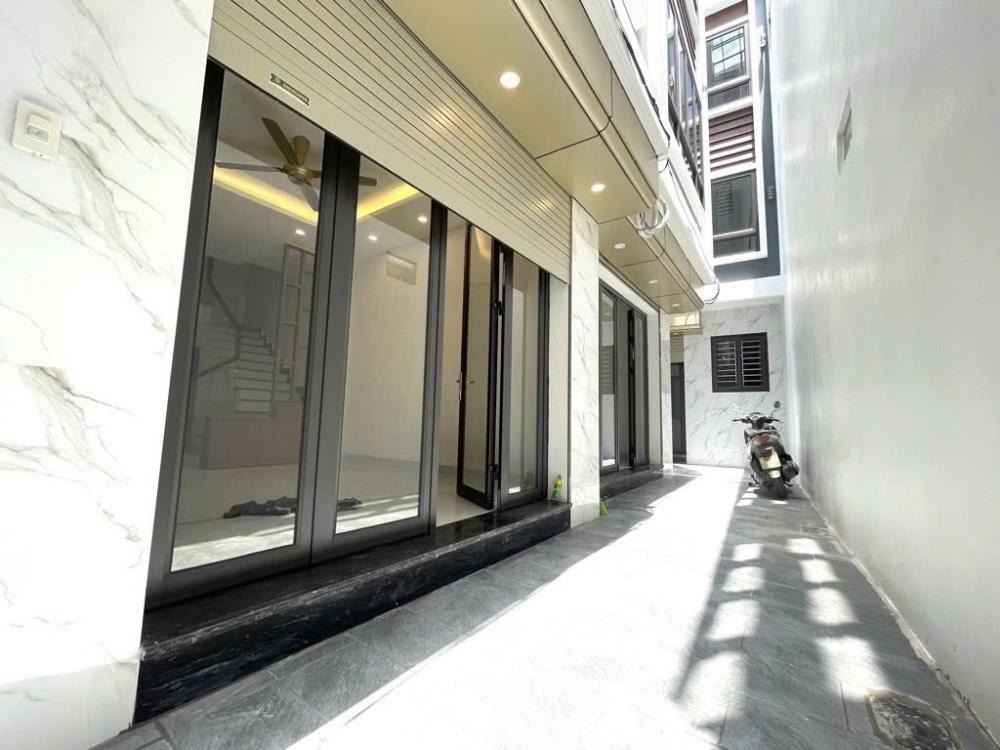 Bán nhà riêng gần Hồ Tây - Lô 4 căn đẹp, chất lượng, giá tốt