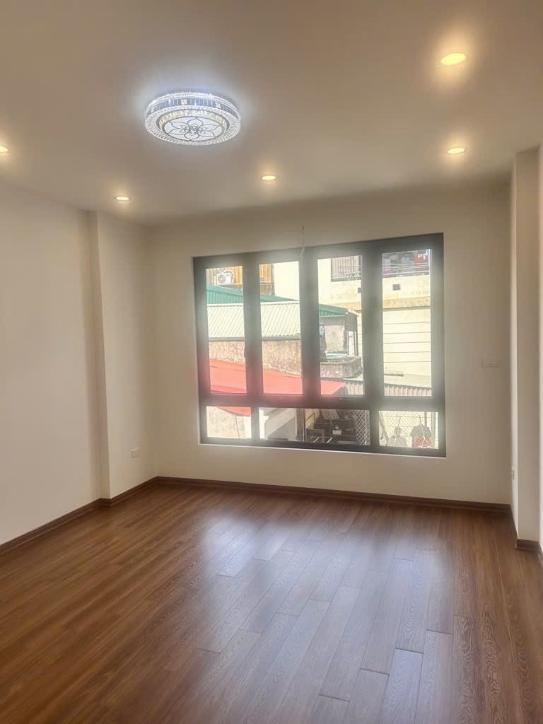 Bán nhà riêng gần Hồ Tây - Lô 4 căn đẹp, chất lượng, giá tốt
