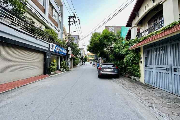 bán nhà Nguyễn Sơn, 95m, mặt tiền 7.5m, vỉa hè, ôtô tránh, phân lô bàn cờ