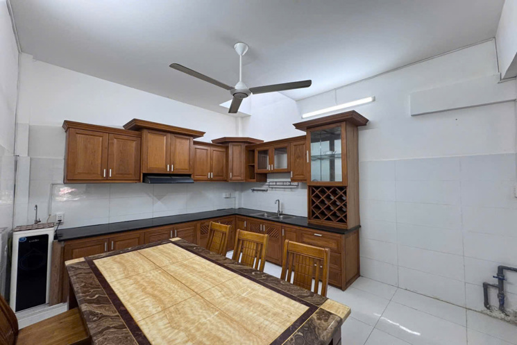 SIÊU PHẨM TÂN BÌNH - XE HƠI NGỦ TRONG NHÀ - 2 TẦNG - 50M2, 2PN - 3WC - VỊ TRÍ CỰC ĐẸP - NHỈNH 5.x TỶ
